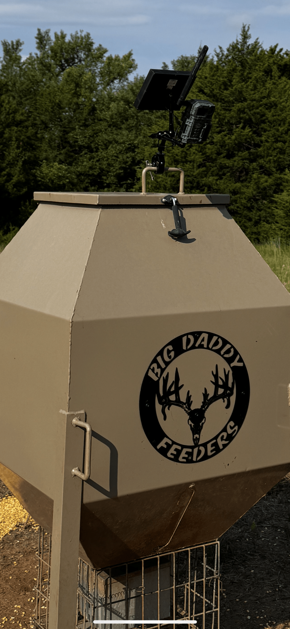 Tri-Claw Trail Camera & Solar Panel Clamp Mount